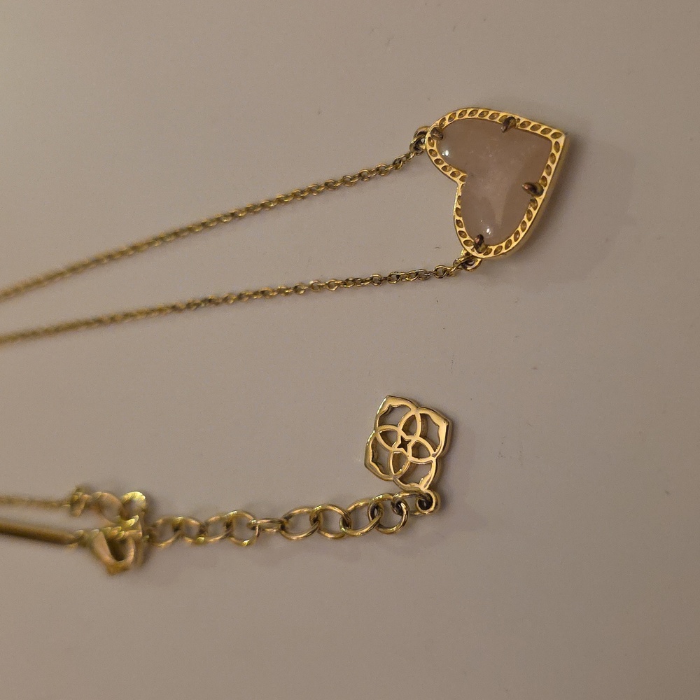 Kendra Scott Rose Quartz Heart Pendant Necklace - Picture 3 of 3